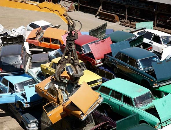 Professional Old Car Removal in Kentwood, MI